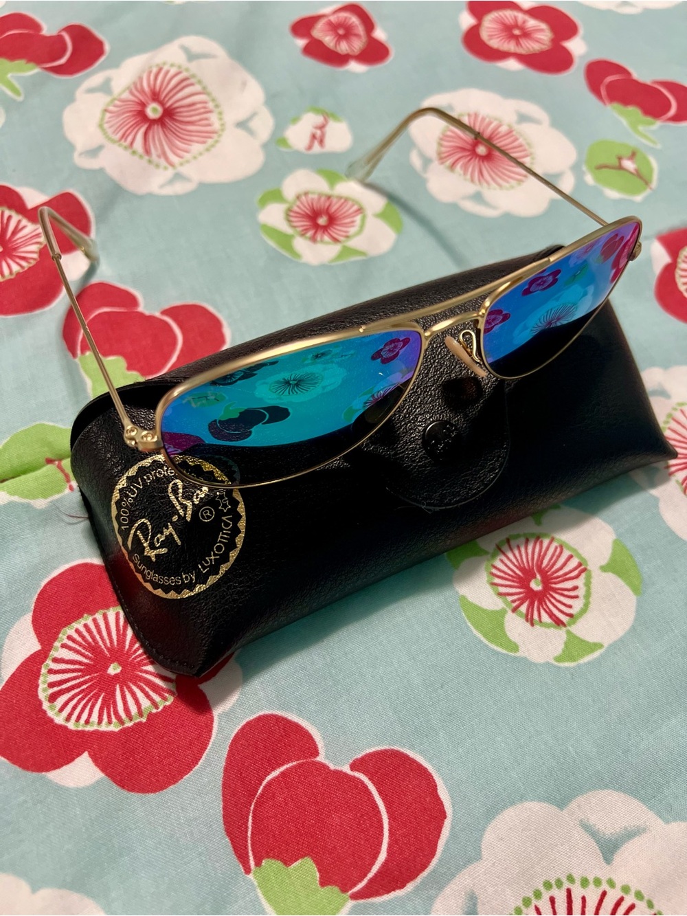 Ray-Ban Gold Frame Aviators with Blue-green Mirror Lenses 🕶️ - Picture 5 of 6